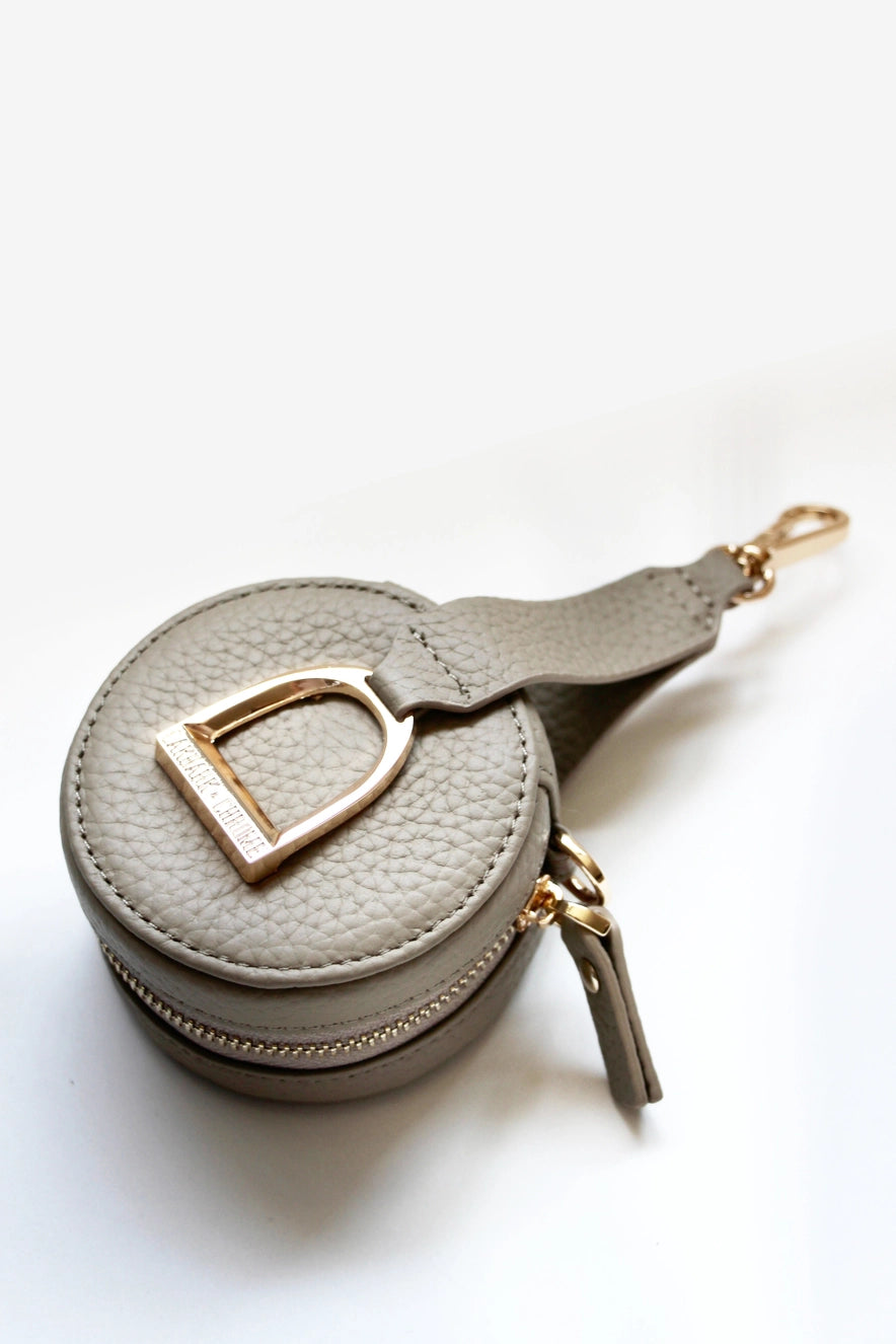 Stirrup Accessory Keeper