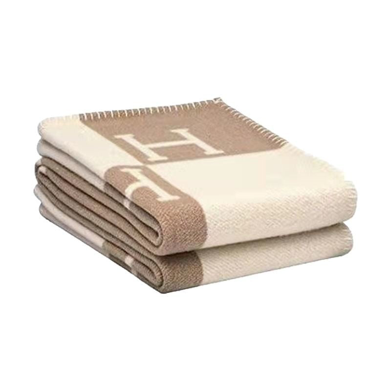 Cross-Border Amazon Flannel Blanket Office Air Conditioner Sofa Blanket Cashmere Blanket Letter Shawl Blanket Super Soft